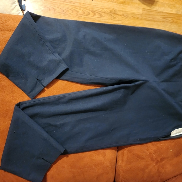 Audrey Capris by Piazza Sempione, 42, size 6, Navy Blue, Cropped Pants - Picture 6 of 7